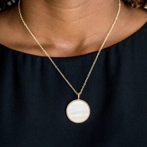 Paparazzi Necklace - Gold -  Shimmering Seashores Mother of Pearl
